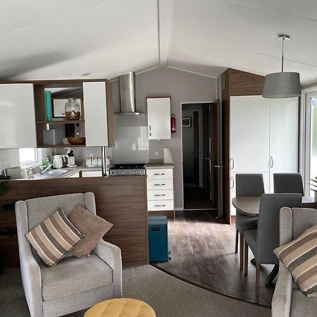 6 Berth Comfy Homely Caravan, Dog Friendly Belton with Browston Exterior foto